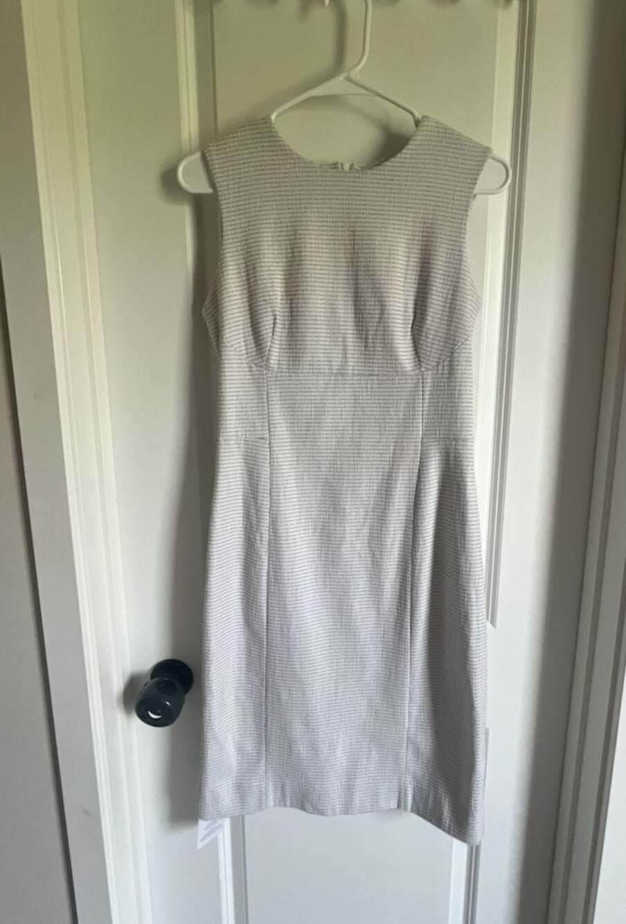 M.M.LaFleur sleeveless textured sheath dress in grey and white